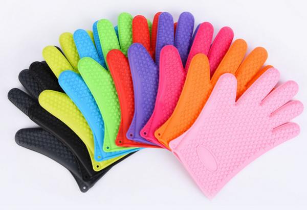 China Silicone Rubber Heat Proof Gloves For Cooking With Custom Embossed Logo factory