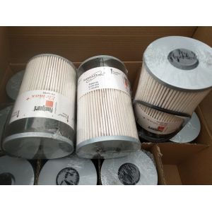 China Glass Fiber Fleetguard Diesel Filter , Separator Filter Element FS19765 factory