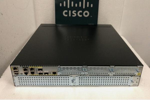 China ISR4351-VSEC/K9  Cisco ISR 4351 Bundle With UC & Sec Lic PVDM4-64 CUBE-25  which supports 3 Network Interface Modules (NIM) slots factory