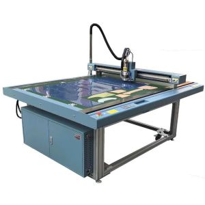 China GM1509M5 Garment Cutting Machine Blue Frame Silver Case for Car Decoration Solutions on sale