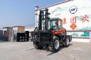 China Safe Hydraulic Brakes All Terrain Forklift With Joystick Controls factory