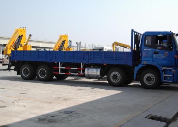 China Fast and Effective  Hydraulic Truck Mounted Crane For Transporting Materials , 11meters Lifting Height factory