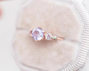 China Natural Lavender Quartz Ring , 925 Sterling Silver Rose Gold Plated Five Stone Ring factory