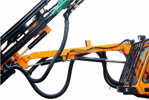 High Speed Crawler Drilling Rig / Powerful Small Rock Drilling Equipment