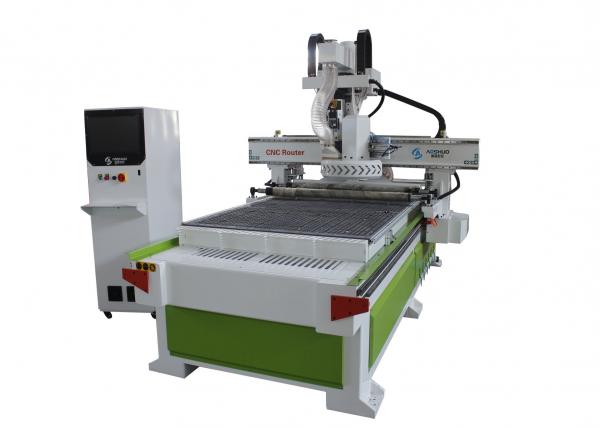 China Bangkok Thailand Woodworking CNC Machine With Engraving And Cutting Function factory