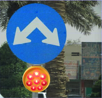 Plastic High Luminance 0.8W 5V Solar Blinker Light For Road Safety