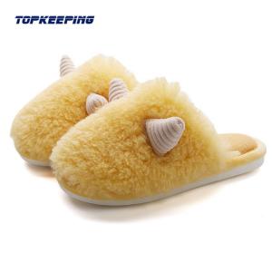 China Regular Fit Ladies Plush Indoor Slipper With Shock Absorbing Midsole factory