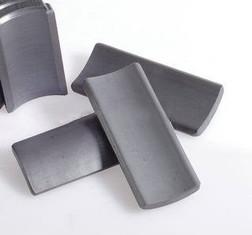 China Sintered Hard Ferrite Magnet Charcoal Gray SrO 6Fe2O3 3.6KJ/M3 BH on sale