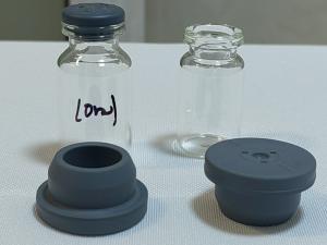 China Lyophilization Glass Vial Stopper 13mm 20mm Butyl Rubber Stopper factory