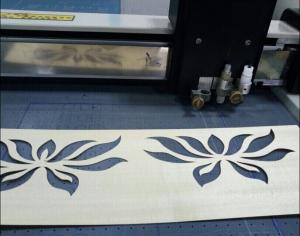 China Thin Ply Wood Veneer Sheet Pattern Knife CNC Cutting Machine / Table on sale