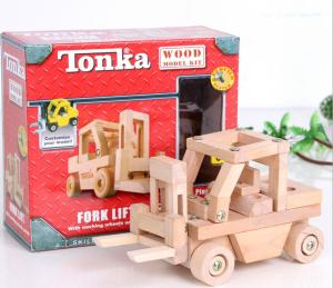 China TONKA wooden toys / assembling truck model / Educational Toys / DIY Toy factory