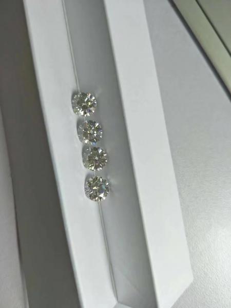 China Classic Moissanite Loose Moissanite 0.65ct 5.5mm 9.25 Hardness factory