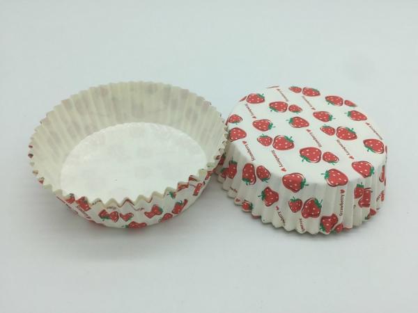 China Cute Strawberry PET Film Coated Paper Heat Resistant Cupcake Cup Disposable Paper Baking Use factory