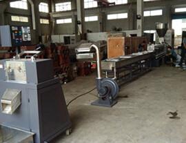 China PET Waste Recycled Plastic Scraps Granules Machine , Pelletizer Flakes Extruder factory