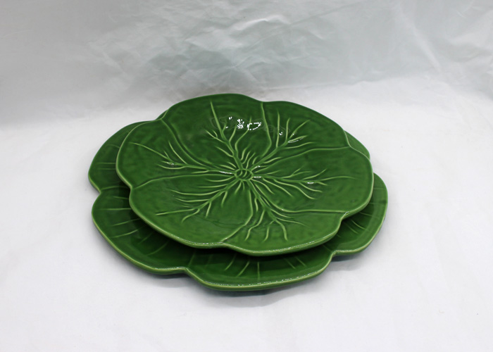 Ceramic Green Cabbage Leaf Plates Customized Size Dolomite For Dinner