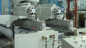 China Polyethylene Bubble Film Making Machine 5 / 4 Layers Laminating Film Blowing Machine factory