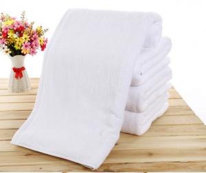 China 1100g 100*200cm extra big 21S white plain terry bath towel for wholesale, customized logo acceptable on sale