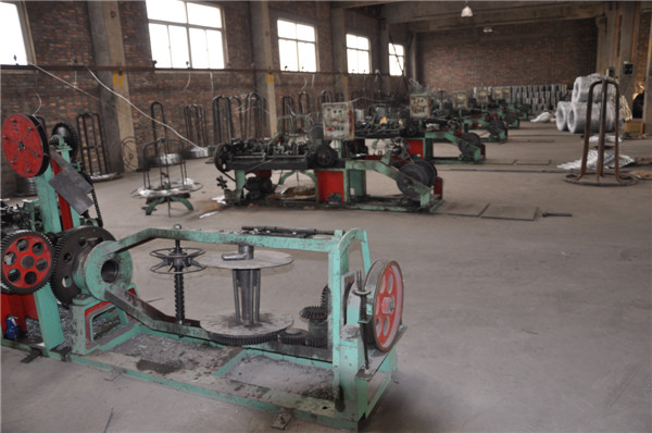 Woven Security System Metal Security Mesh Barbed Wire Steel Material For Fencing