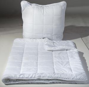 China Polyester Hypo-allergenic Microfiber Quilt / Pillow Bedding Set Binding for 4 Season factory