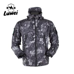 China Casual Windproof Outer Wear Apparel Utility Moto Outdoor Softshell Men Jacket on sale