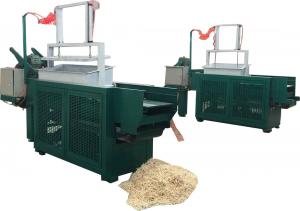 China Automatic wood shaving machine for animal bedding / Hydraulic Vertical Metering Baler for sale factory