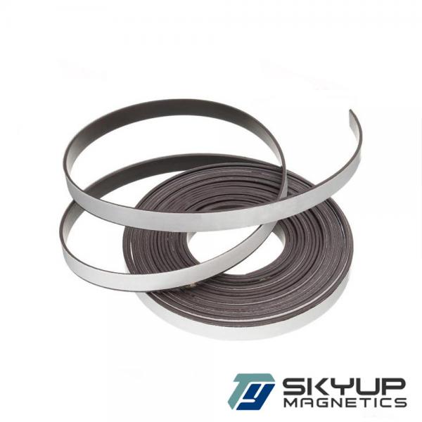 China Customized Isotropic Flexible Magnetic Tape/ Rubber Magnet with Self-Adhesive factory