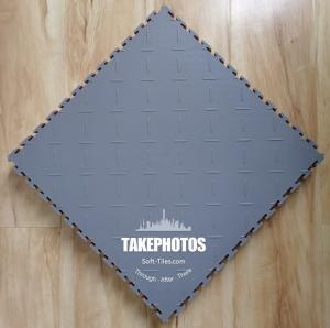 China Interlocking Vinyl Floor Tile 500*500mm Checker Plate Surface on sale