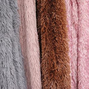 China HomeLightweight Faux Fur Throw Blanket High Durability Fluffy Fur Blanket on sale