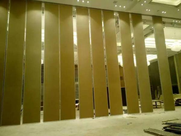 China 4m Height Operable Acoustic Sliding Partition Walls MDF Board + Aluminium Material factory