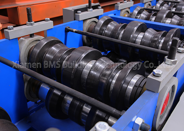 Automatic Two Waves Highway Guardrail Making Machine , Guard Rail Bending Machine