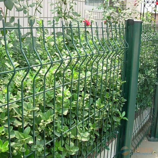 Custom Green Dark PVC 3D Curved Wire Mesh Fence For Orchard Periphey Sturdy Construction