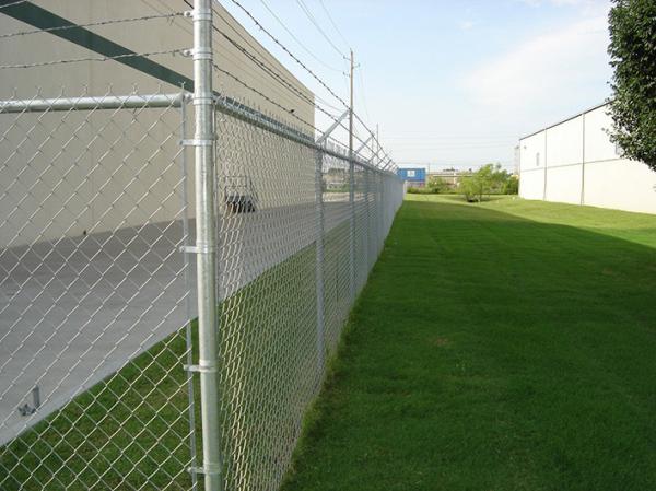 China ASTM A- 392 hot dipped galvanized chain linked fence FOR SPORTS FIELD factory