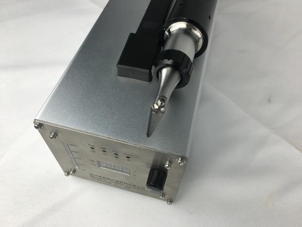 China High Efficiency Handheld Ultrasonic Cutter , 40Khz Ultrasonic Fabric Cutter factory