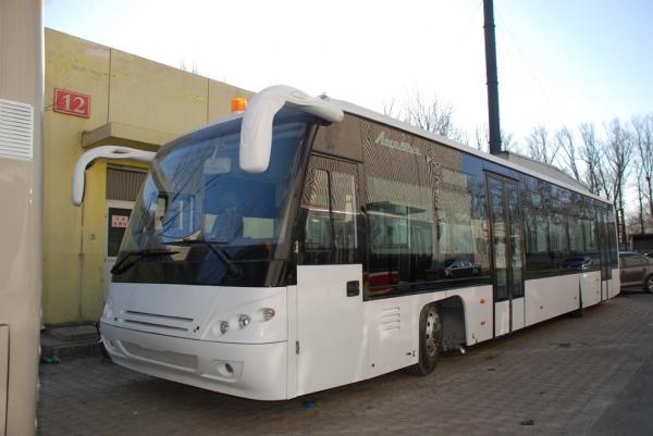 China Aluminium Body 24 Seat 110 Passenger International Shuttle Bus Apron Bus factory