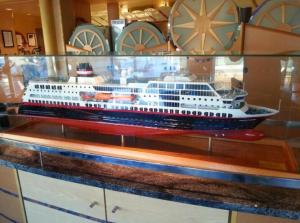 China MS Trollfjord Custom Ship Models Gifts Type With Injection Mold Making Container Material factory