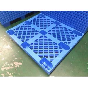 China 4 Way HDPE Plastic Storage Pallet For Variour Industries Lightweight Structure factory