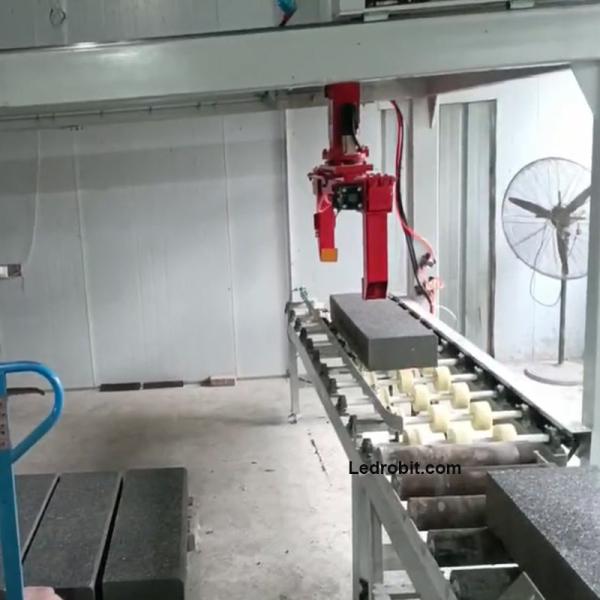 China High Capacity Clamp Loading Unloading System Machine With Stacking factory