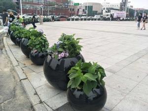 China Polished FRP Hand Lay Up Fiberglass Flower Pot High Temperature Resistance factory