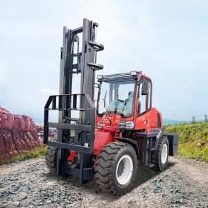 China 5ton 6ton Four Wheel Off Road Vehicles Forklift Truck With Hydraulic Braking System factory