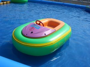 China Mini 0.9mm PVC Swimming Pool Toys Inflatable Motorized Bumper Boat on sale
