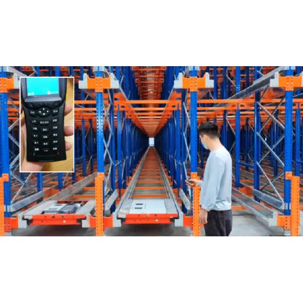 Two Way Radio Shuttle Racking Pallet Runner Rack System Room Temperature Warehouse