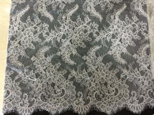 China Delicate White Scalloped Chantilly Lace Lingerie , Bridal Corded Lace Fabric factory