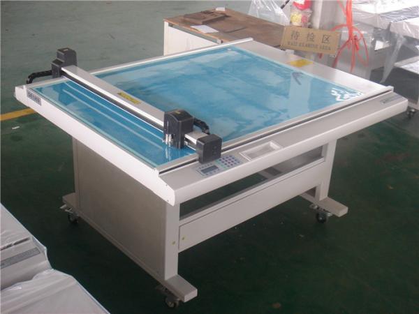 China High Speed Garment Shoe Pattern Cutting Machine Multi - Functional For Cloth Industry factory