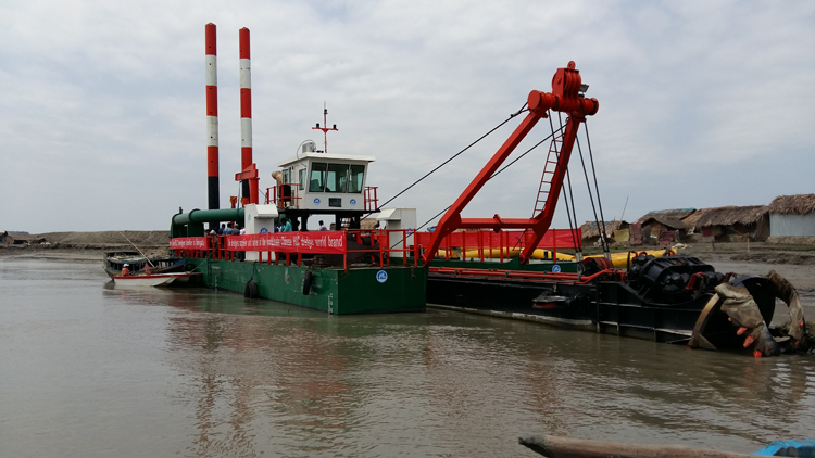 Hydraulic System Sand Dredger Machine With Self Protection