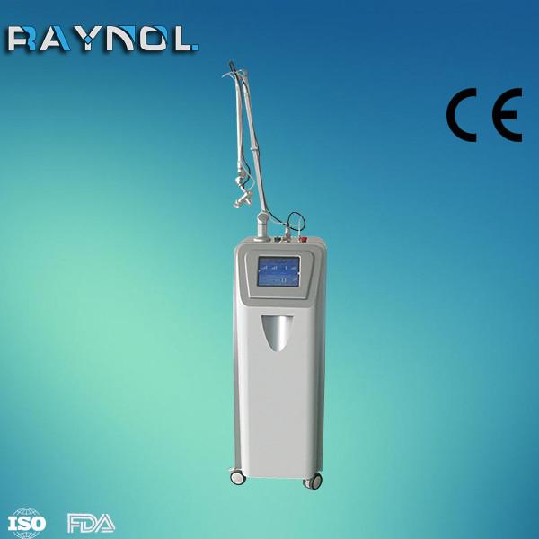 China 40W RF Tube Co2 Fractional Laser Beauty Equipment For Skin Rejuvenation, Scar Removal, Striae Gravidarum Removal factory