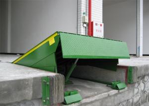 China Green Standard Type Hydraulic Dock Leveler , Loading Dock Levelers factory