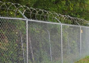 China Chain Link Fence Top With Barbed Wire Or Razor Wire In High Security factory