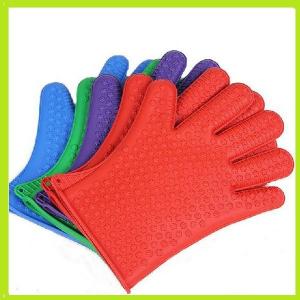 China colorful silicone finger glove oven mitts heat resistance glove with small hearts factory