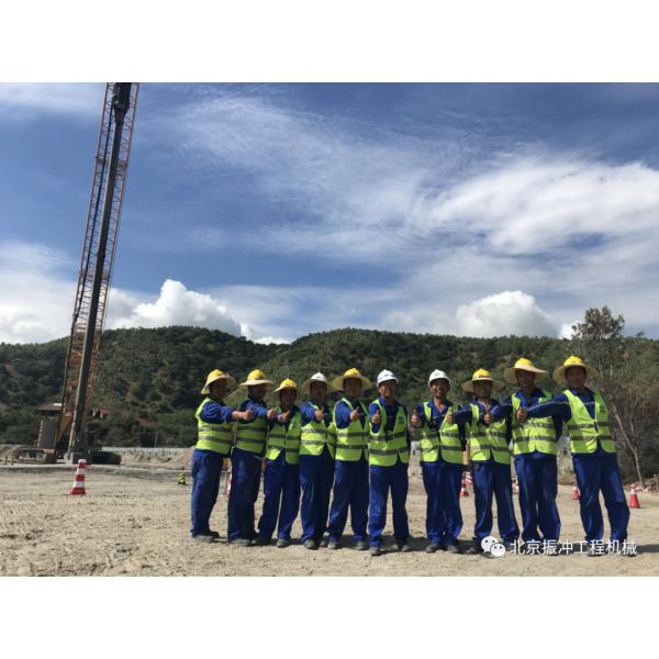 188kN 75kw Vibroflot Equipment To Vibration Compaction Foundation Treatment Project