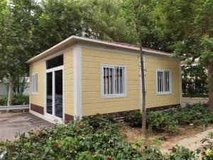 China Prefab Steel 20ft 40ft Foldable Container House Flat Pack factory